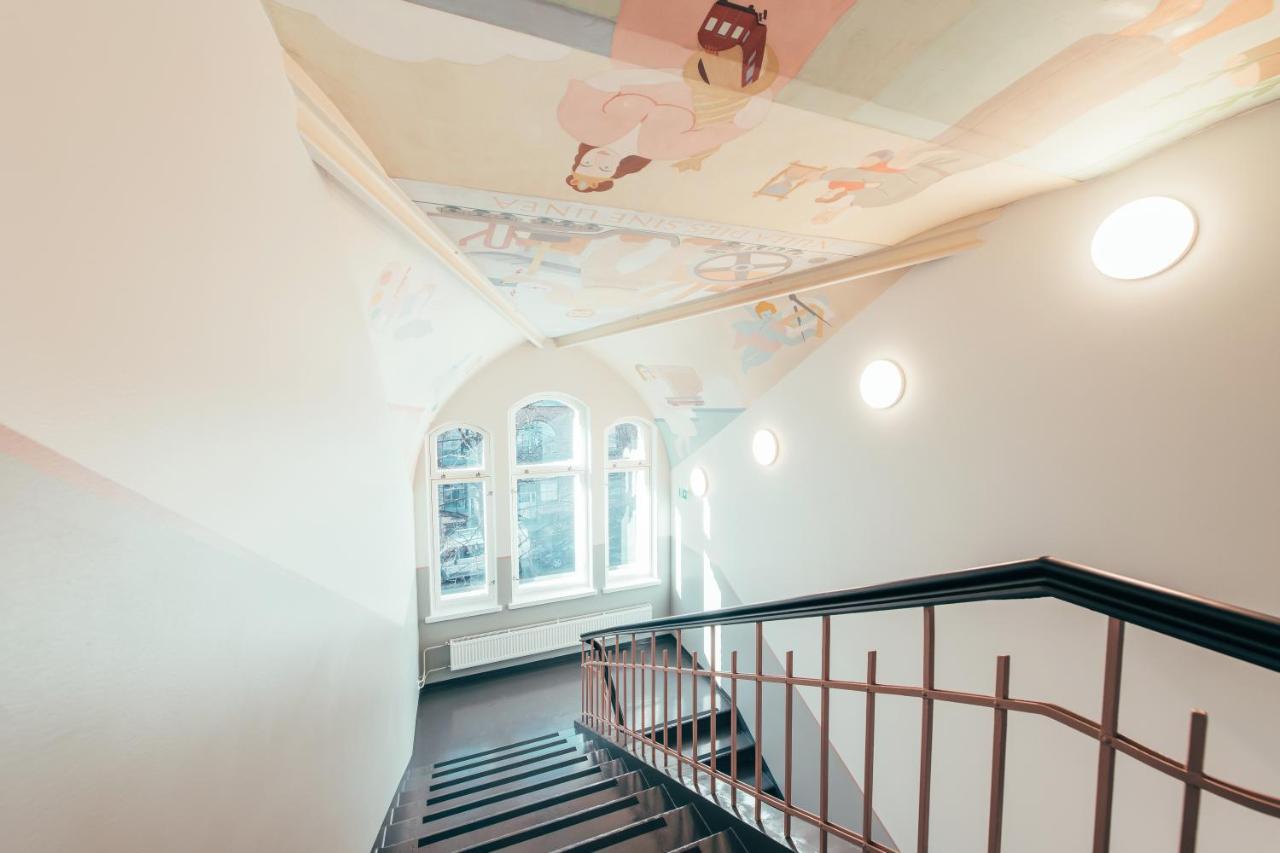 DeLuxe Room,1611259220:JPEG