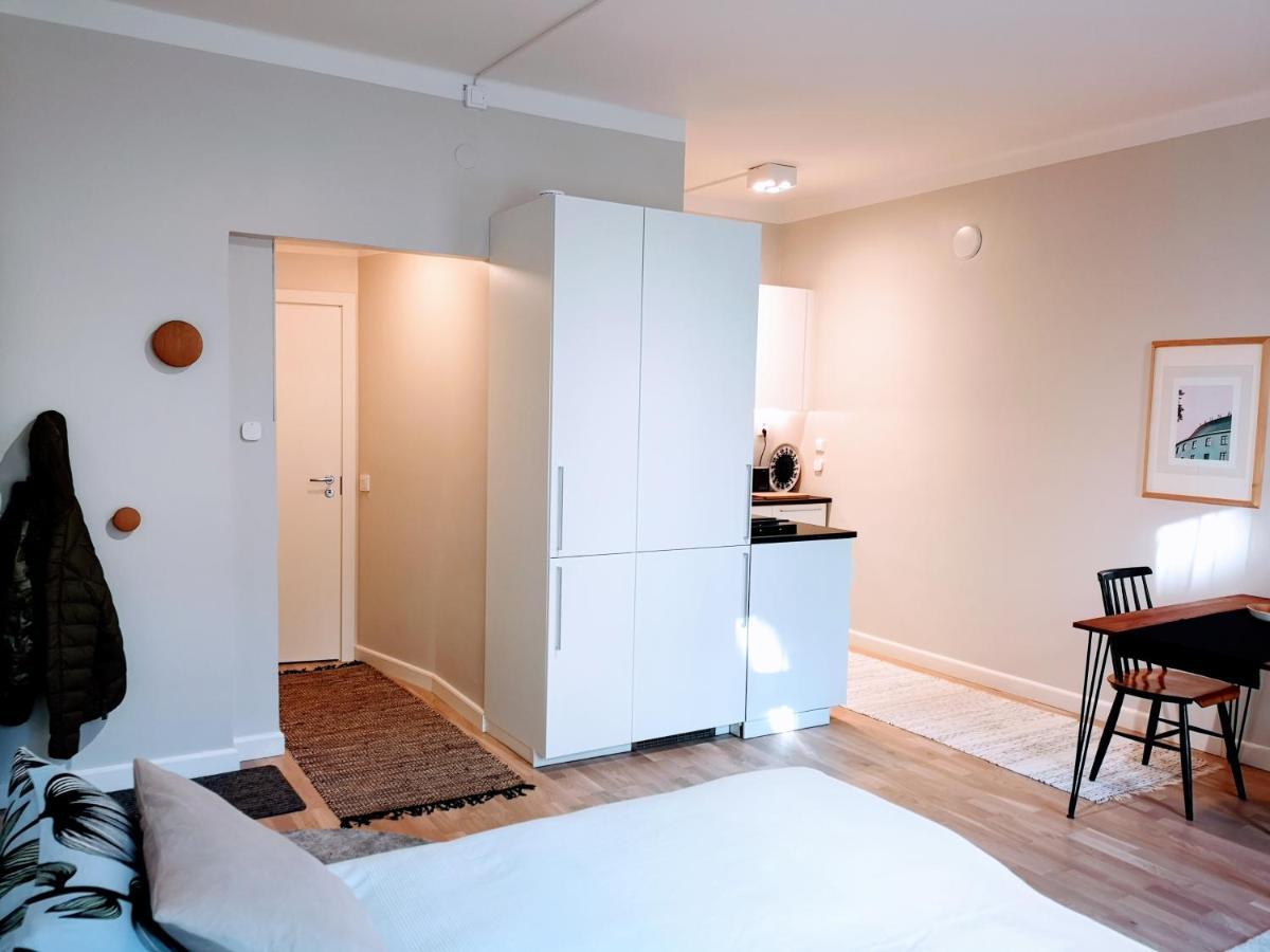 One-Bedroom Apartment,1195352164:JPEG