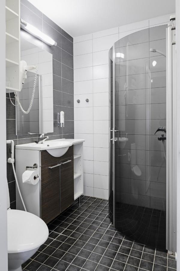 One-Bedroom Apartment,1555333525:JPEG
