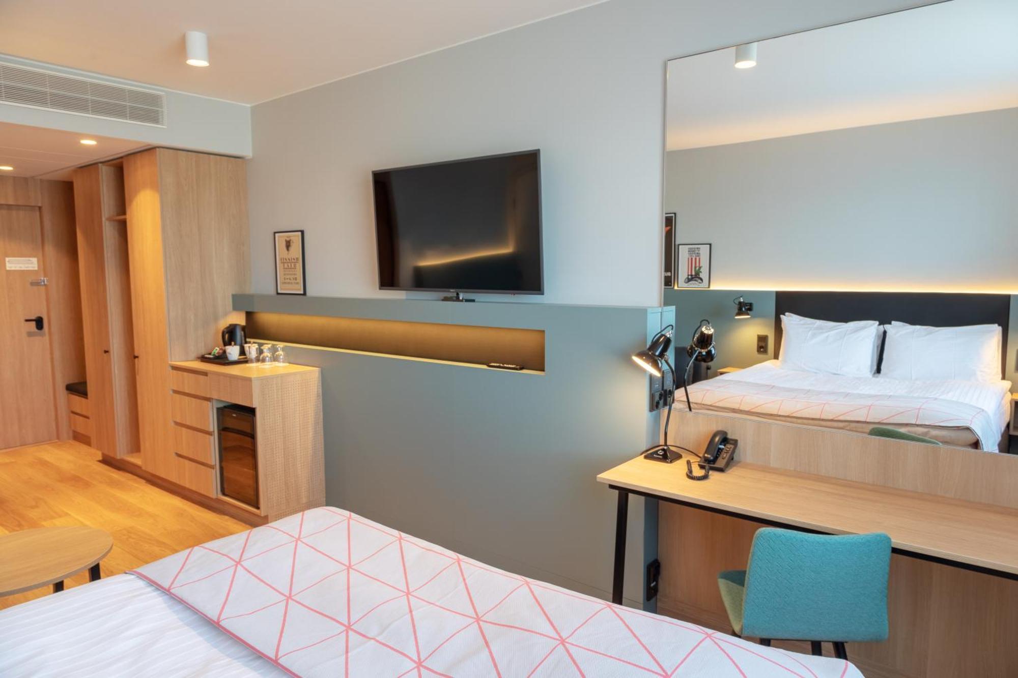 Standard Queen Room with Sofa Bed,1277402410:JPEG