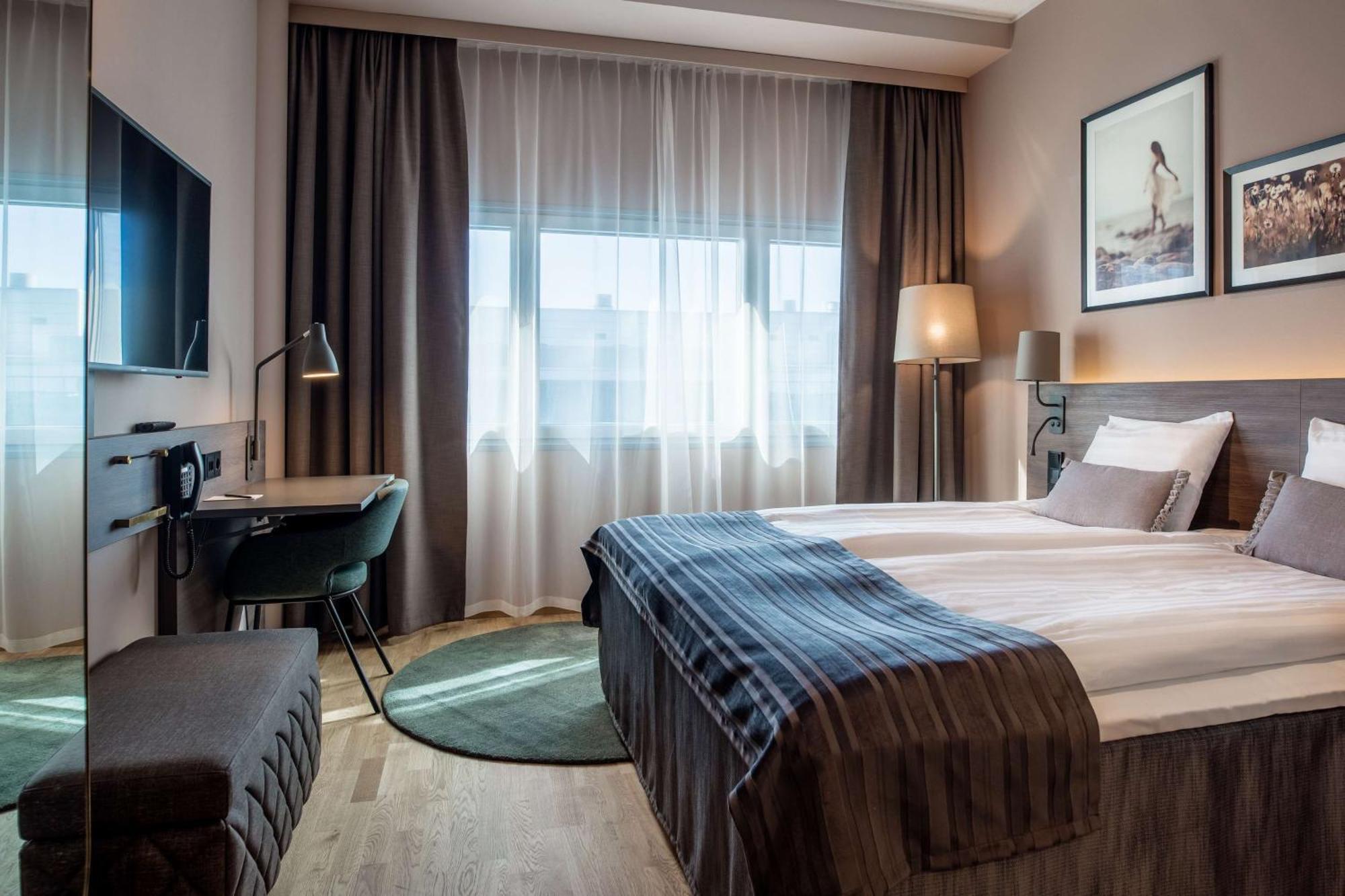 King Room,1765451676:JPEG