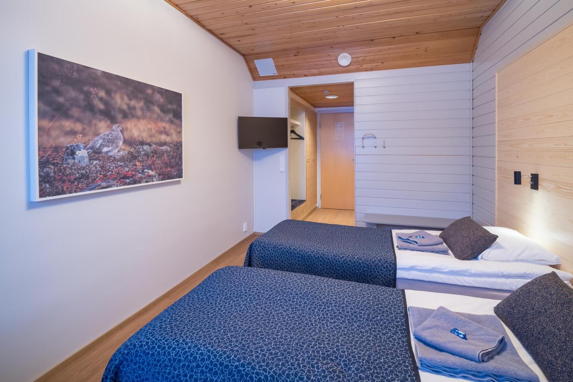Twin Room,1548902704:JPEG