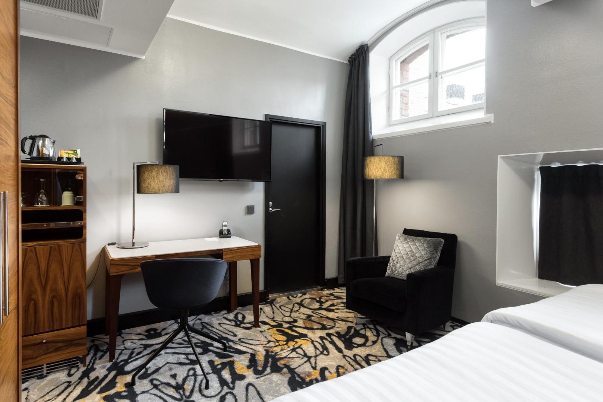 Standard Twin Room,1587496986:JPEG