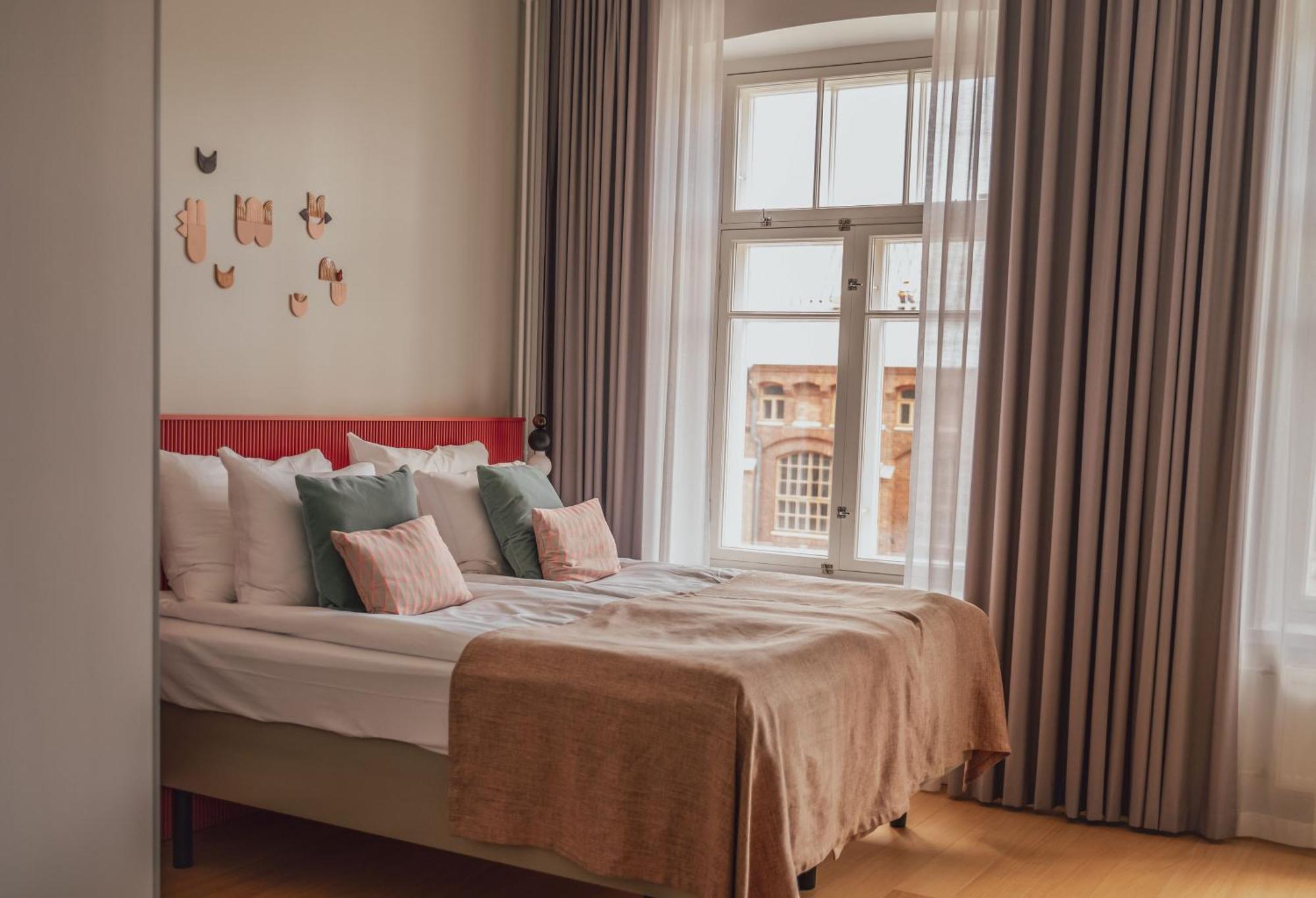 Superior Room,1611259217:JPEG