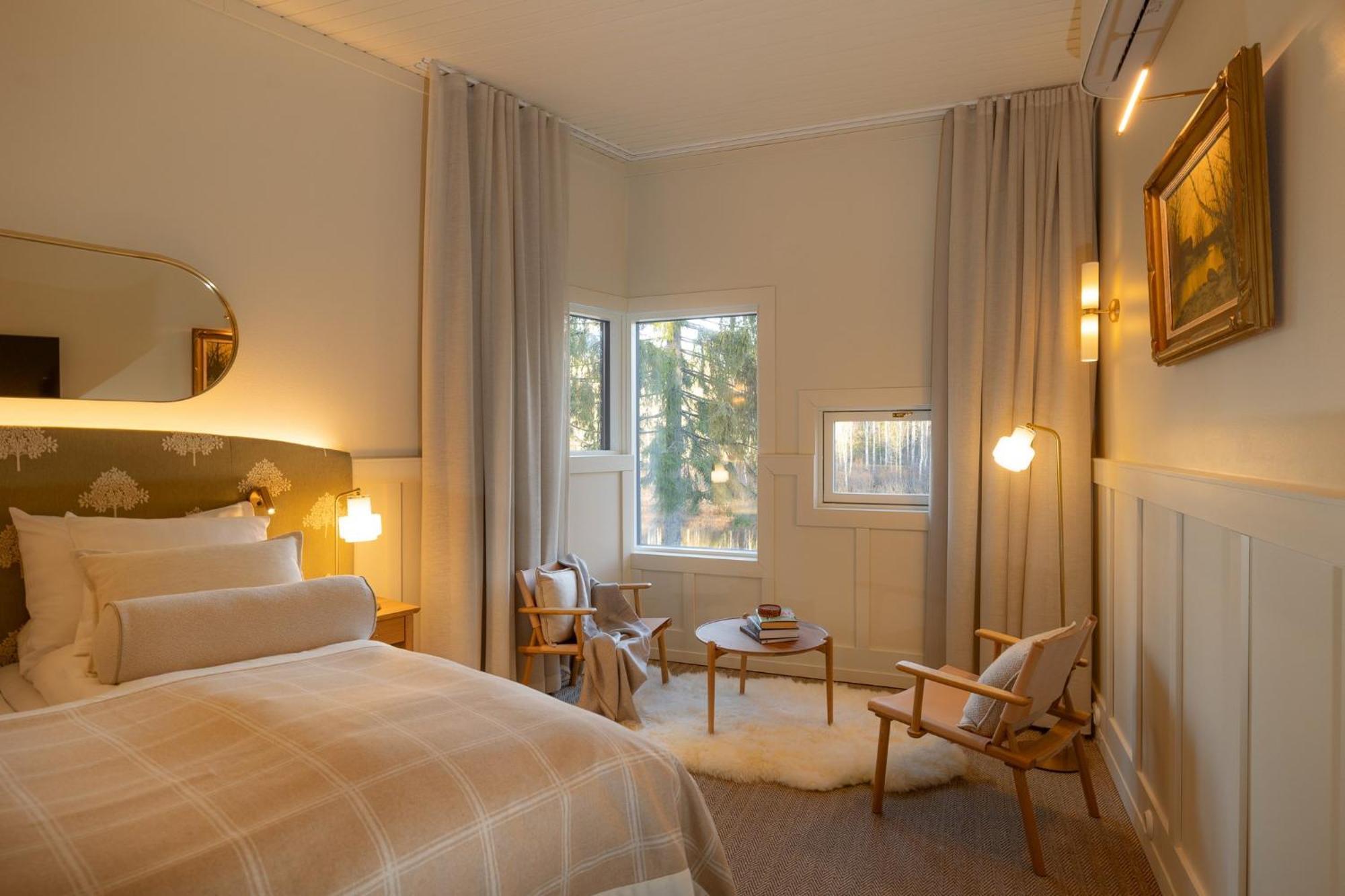 Deluxe Double or Twin Room