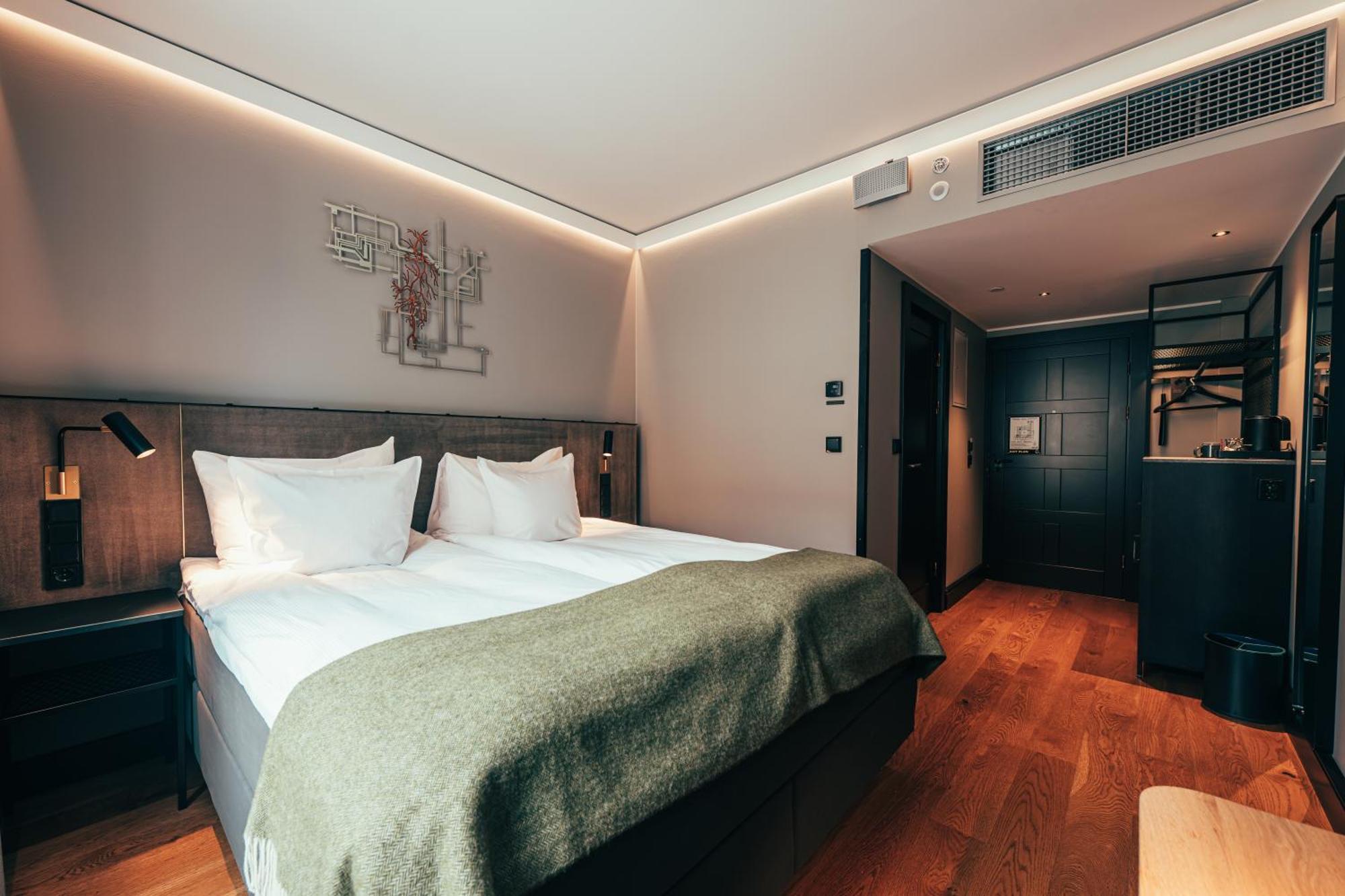 Standard Double Room,1772435750:JPEG