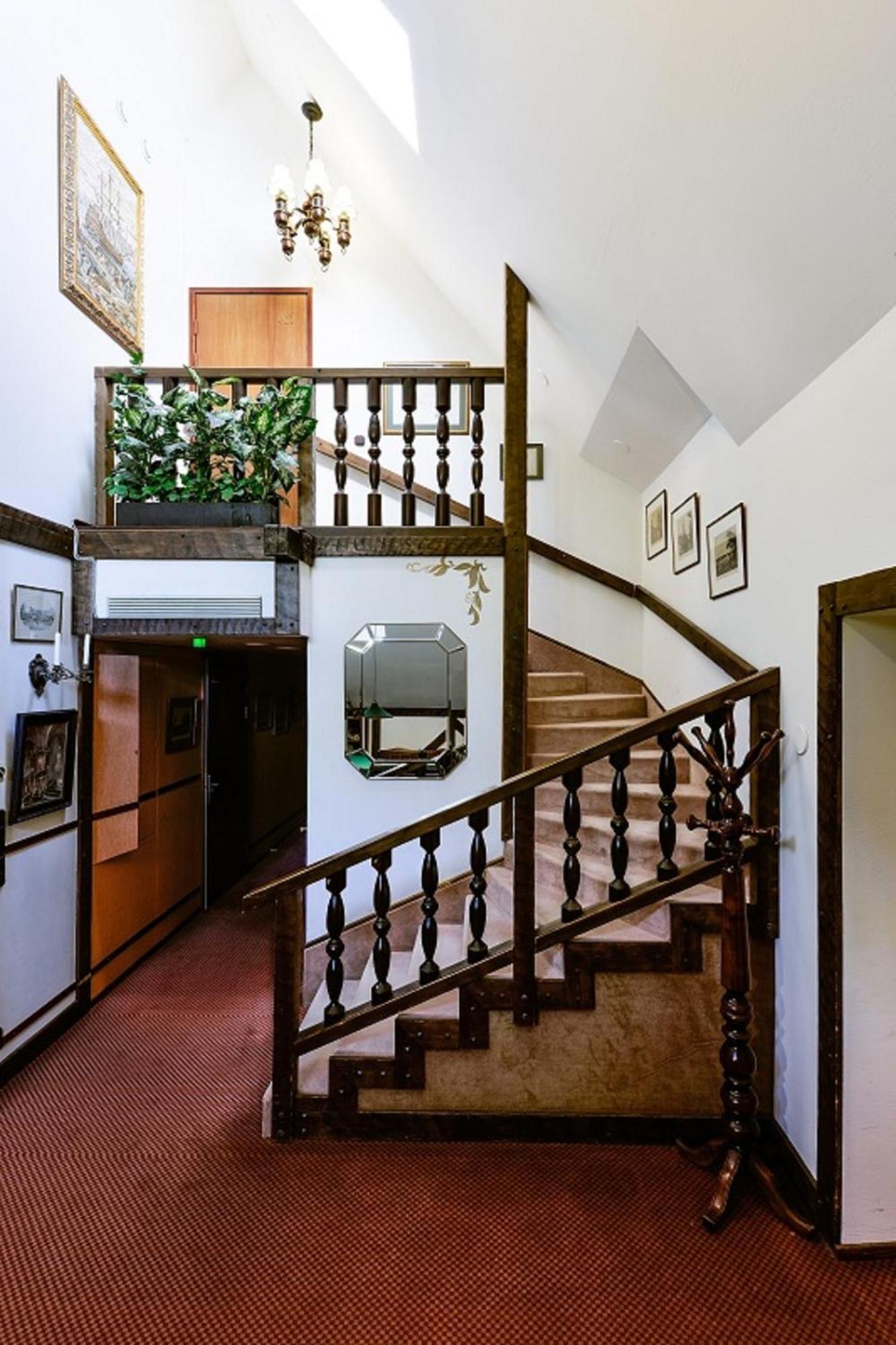 Suite,791631507:JPEG