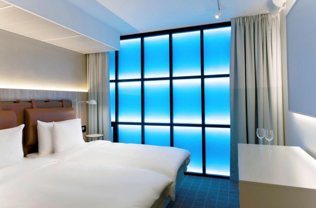 Standard Room,1277286496:JPEG