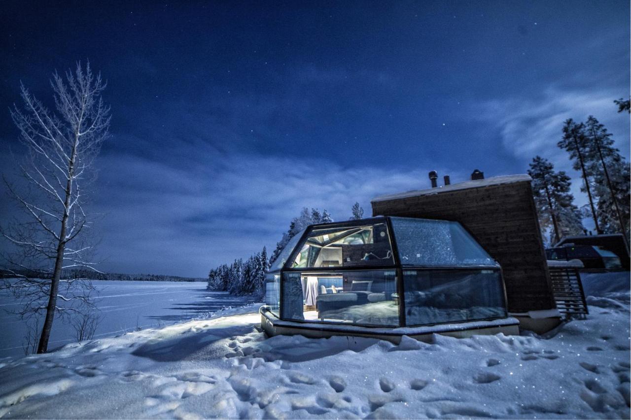 Lake side Igloo,970933732:JPEG