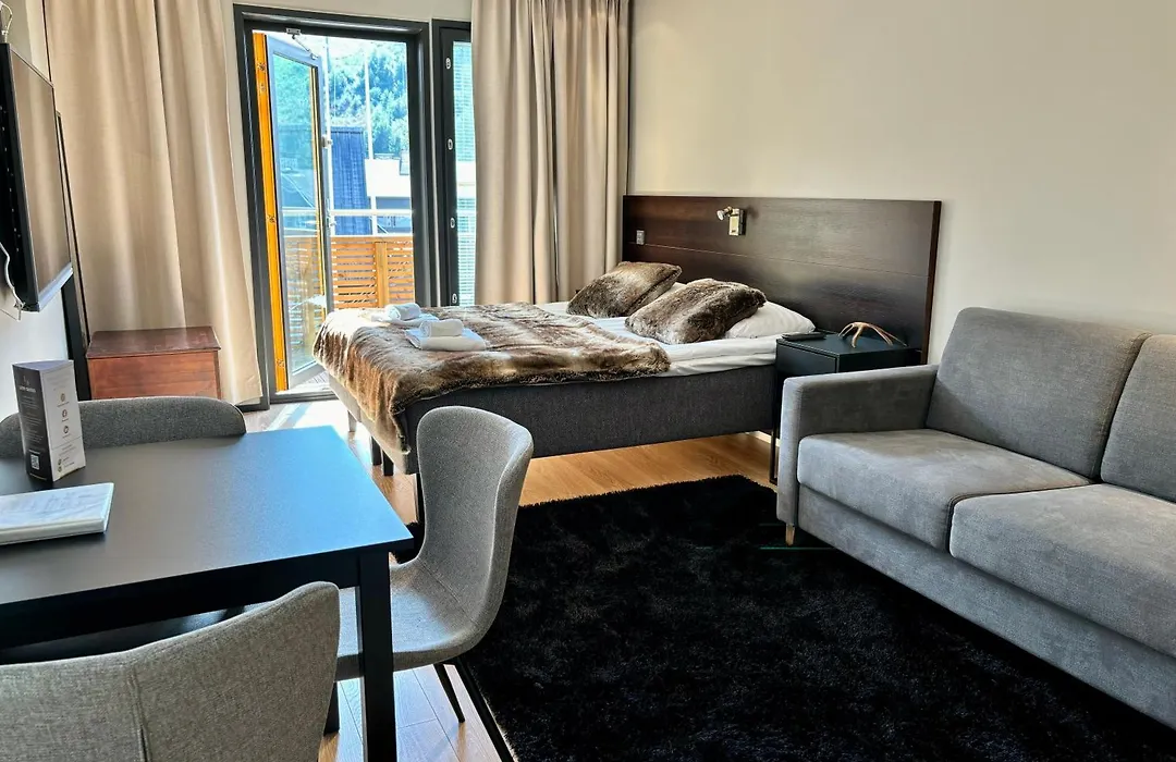 Levi Suites Levi Gold-1