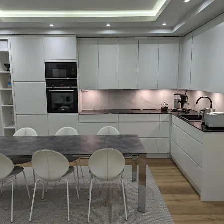 Large 3 Bedroom Renovated Apartment In Leafy Munkkiniemi-2