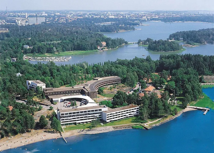 Helsinki hotels near Finlandia Hall